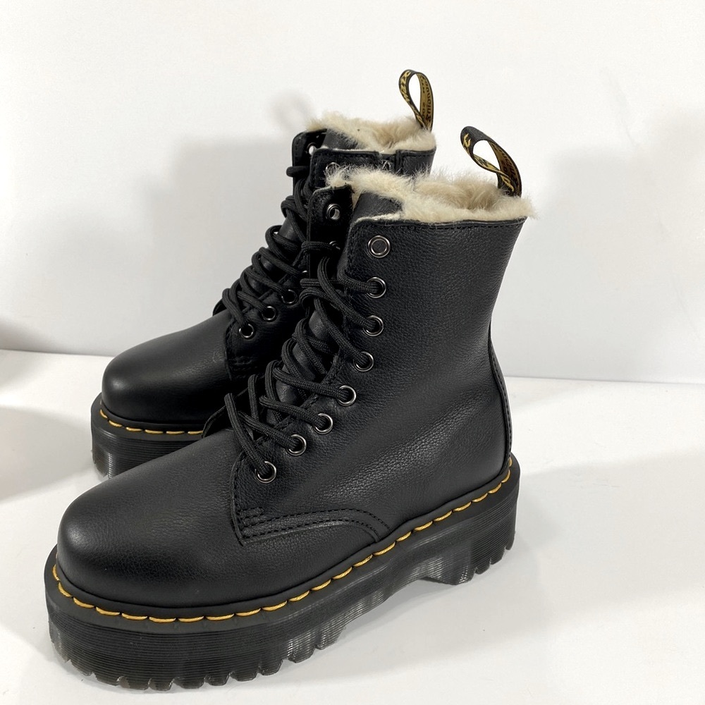 NEW DR MARTENS FUR-LINED JADON 8 EYE BOOTS - Picture 4 of 12